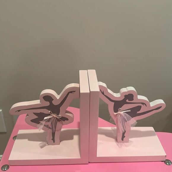 🎉Ladt deal 🎉Ballerina book holder 2 - Picture 1 of 12